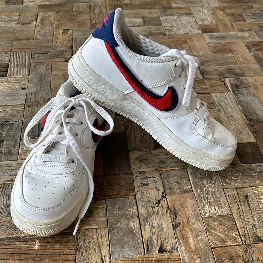 Nike Air Force One Low Chenille Swoosh Youth 5.5 Women’s 7